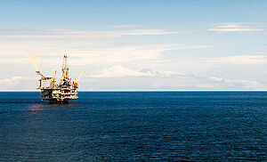 safety-and-cutting-costs-on-an-offshore-oil-platform